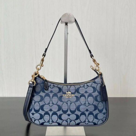 NWT Coach Outlet Teri Shoulder Bag In Signature Chambray - Picture 1 of 7